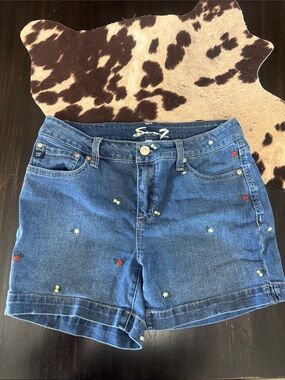 Seven7 Dark Blue Denim Shorts with Embroidered Daisies